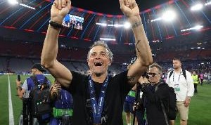 在国际大赛半决赛单场轰入4球，巴黎圣日耳曼是法甲历史首队