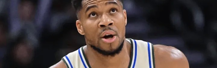 开云体育官网-字母哥三节7投5中，罚球6中3得到13分11篮板4助攻2失误