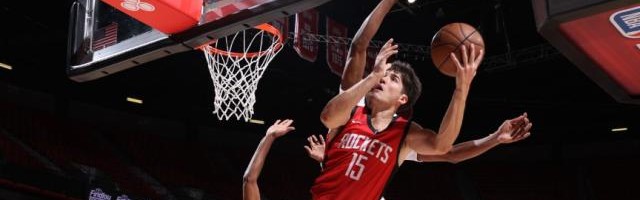 开云体育下载-火箭捡漏？！谢泼德笑傲榜眼探花之战：全美热搜第一