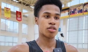 彰华非：新秀赛季希望努力融入广东队 教练给机会尽可能抓住